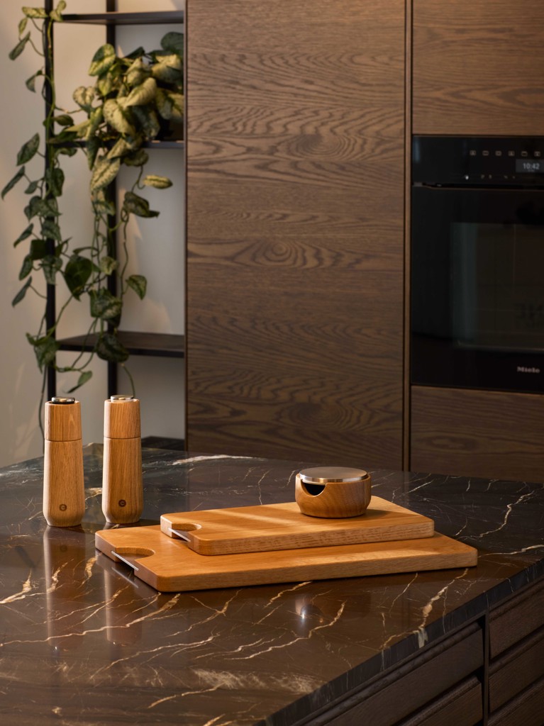 Champagne / Tischreibe / Eiche